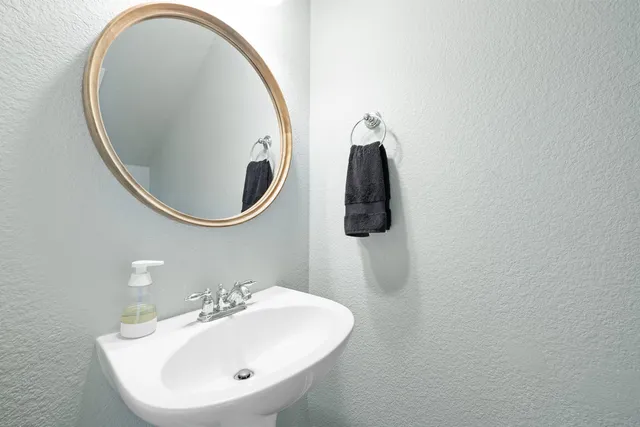 $929,000 | 19200 White Horse Cove, Spicewood, TX 78669