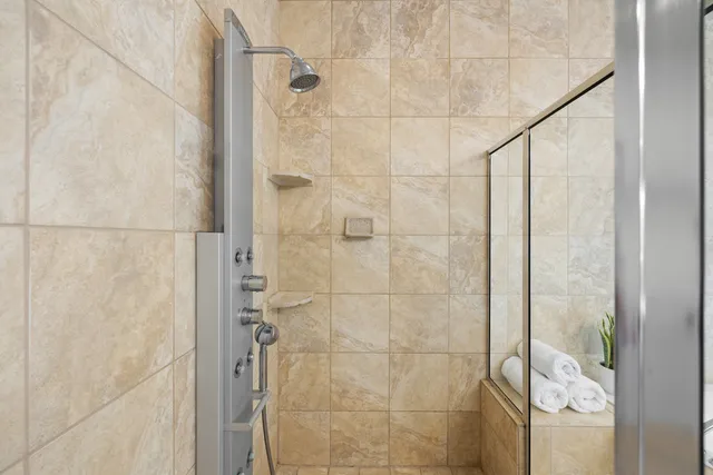 $929,000 | 19200 White Horse Cove, Spicewood, TX 78669