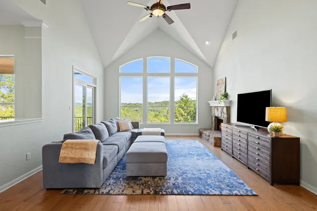 $929,000 | 19200 White Horse Cove, Spicewood, TX 78669