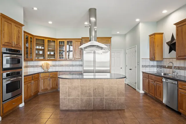 $929,000 | 19200 White Horse Cove, Spicewood, TX 78669