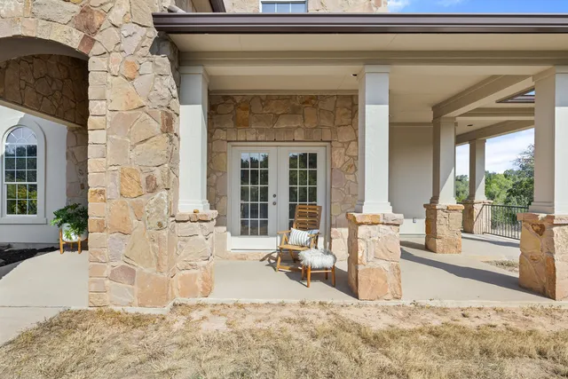 $929,000 | 19200 White Horse Cove, Spicewood, TX 78669