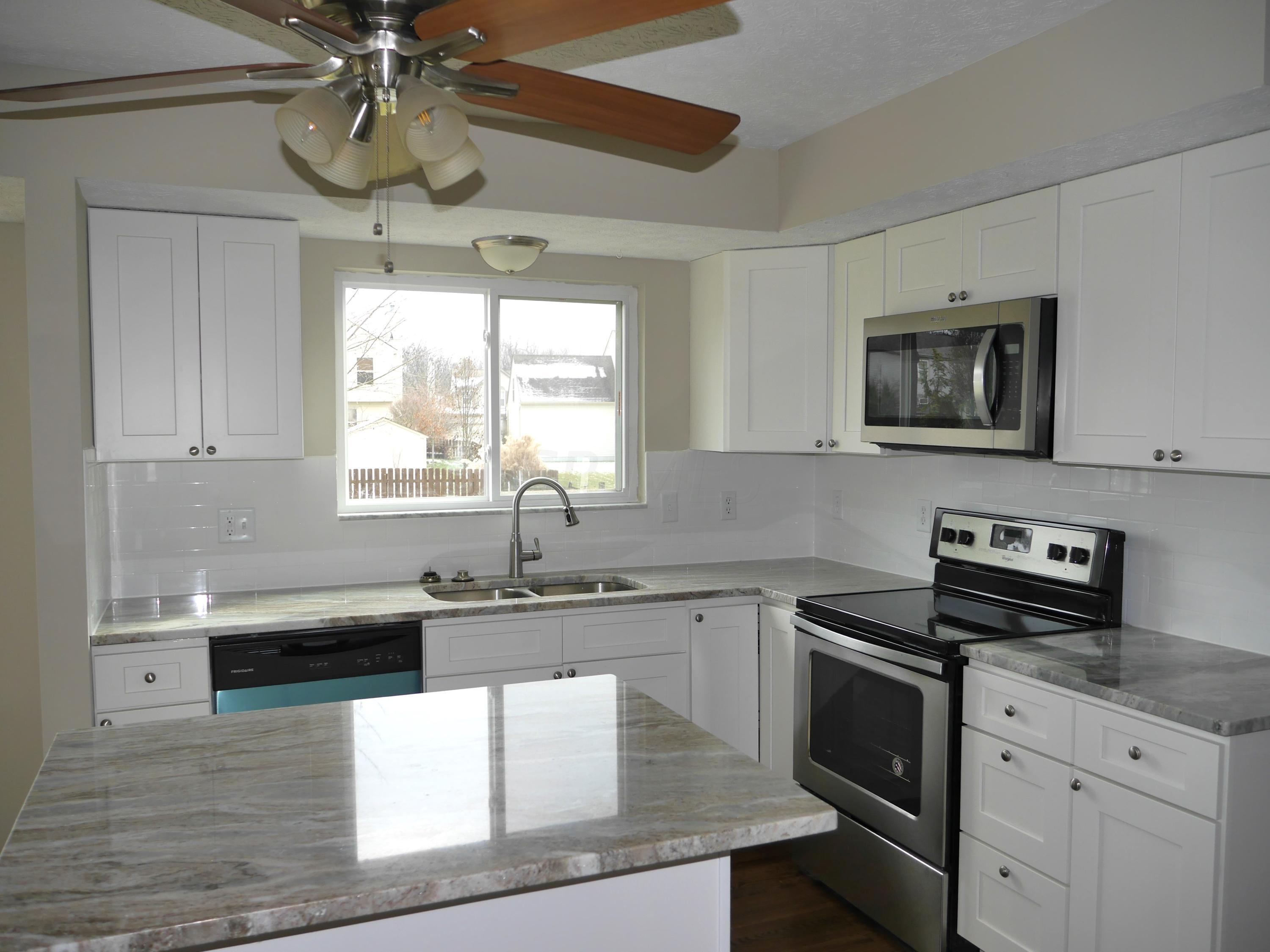 416 Barrington Ridge Pataskala, OH 43062 - Photo 12 of 37 Gallery Image 12