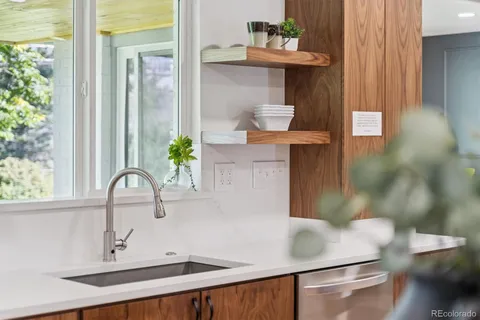 a close view of sink and tap