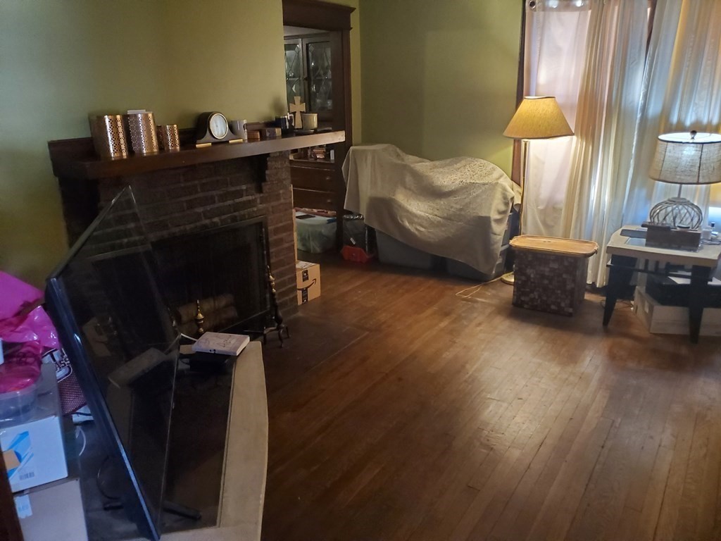 86 Rochelle Street Springfield, MA 01109 - Photo 6 of 24 Gallery Image 6