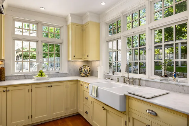 $1,750,000 | 205 Whipple Road, Kittery, ME 03904