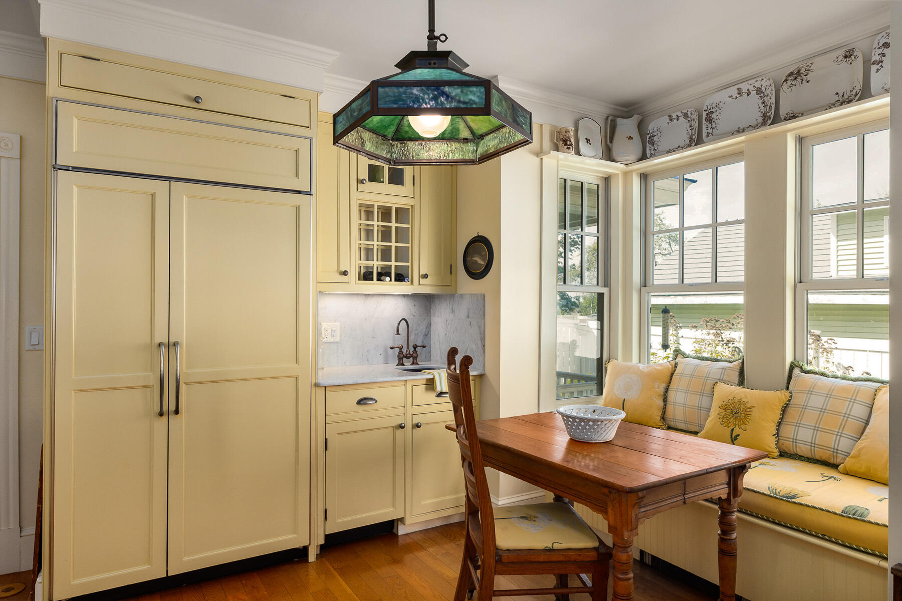 205 Whipple Road Kittery, ME 03904 - Photo 16 of 58 Wetbar and breakfast nook
