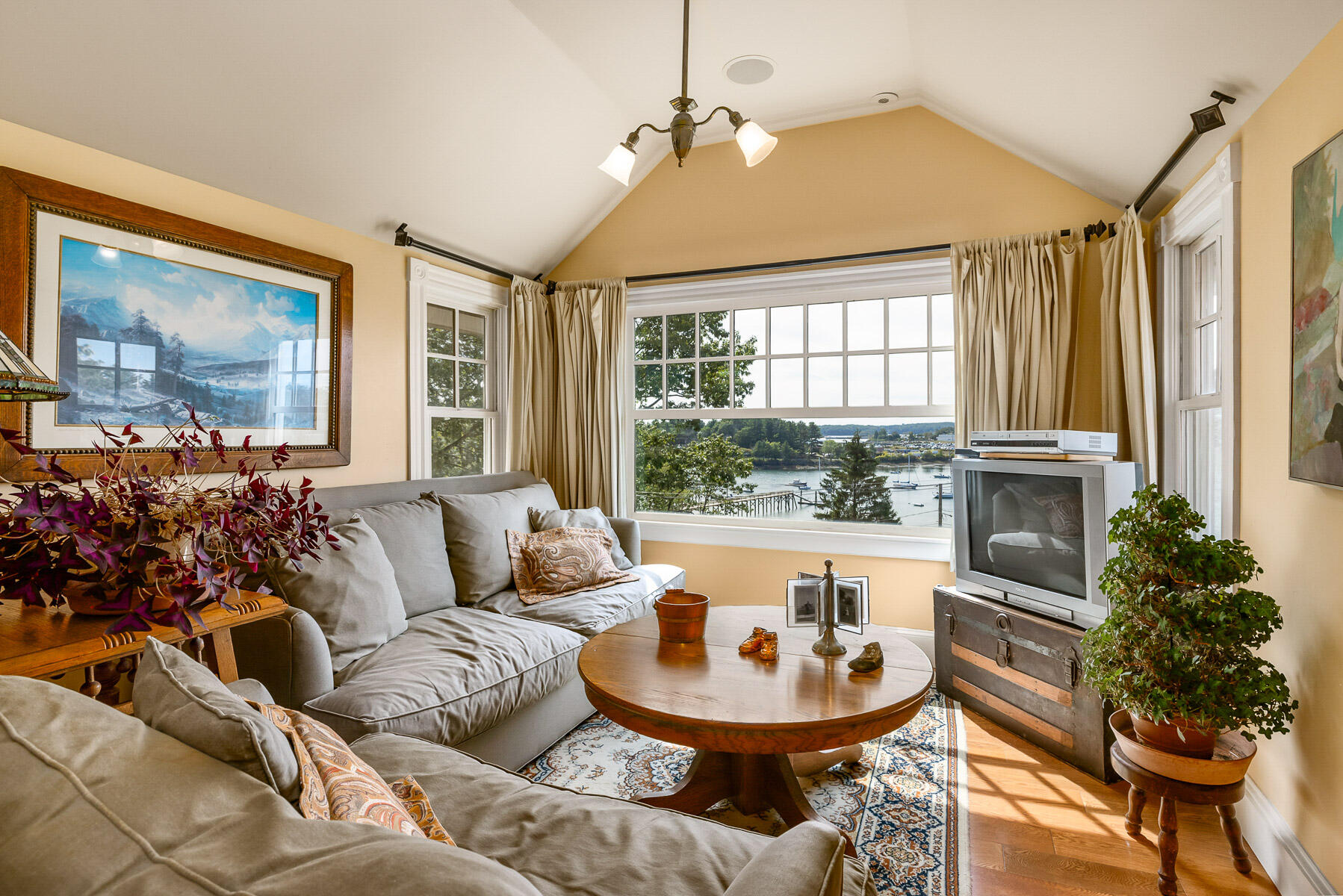205 Whipple Road Kittery, ME 03904 - Photo 38 of 58 3rd floor primary suite sitting area