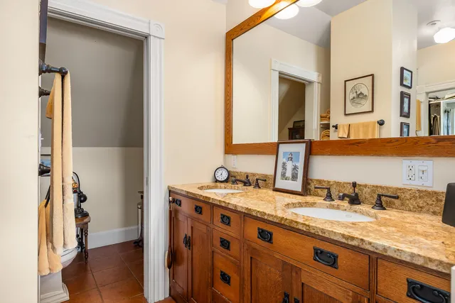 $1,750,000 | 205 Whipple Road, Kittery, ME 03904