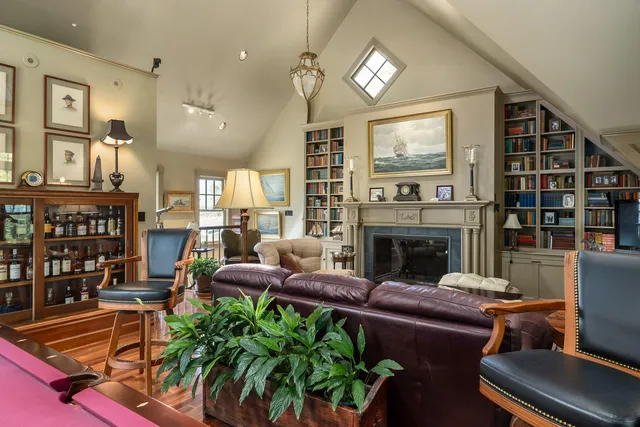 $1,750,000 | 205 Whipple Road, Kittery, ME 03904
