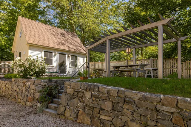 $1,750,000 | 205 Whipple Road, Kittery, ME 03904