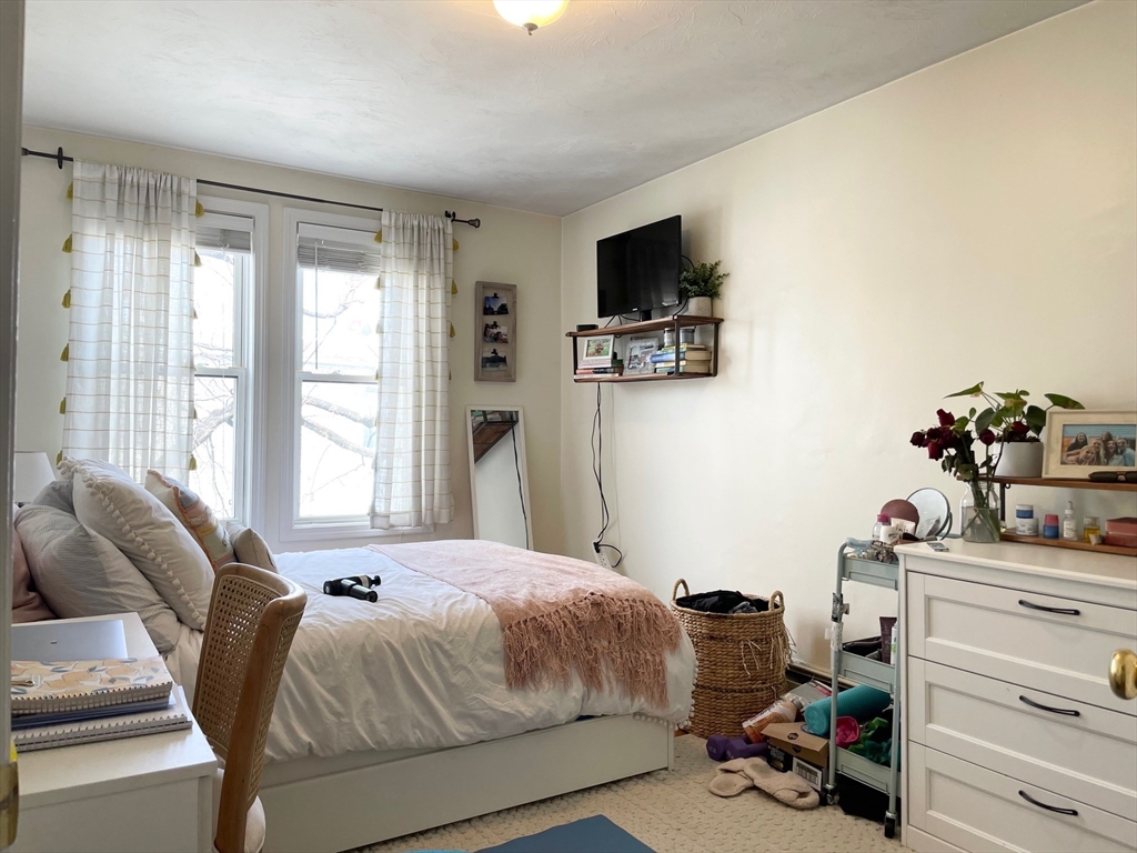 4 O Street, Unit 3 Boston, MA 02127 - Photo 6 of 11
