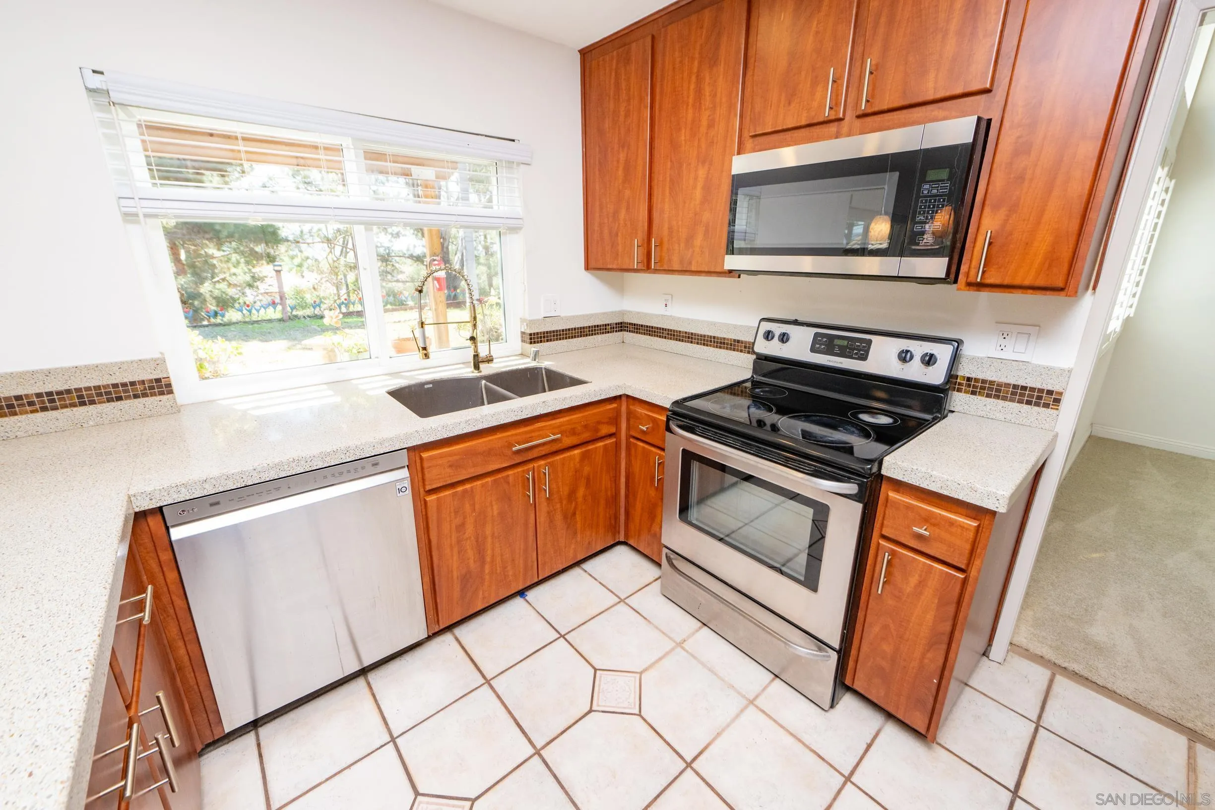 10477 Pine Grove Street Spring Valley, CA 91978 - Photo 10 of 25 Gallery Image 10