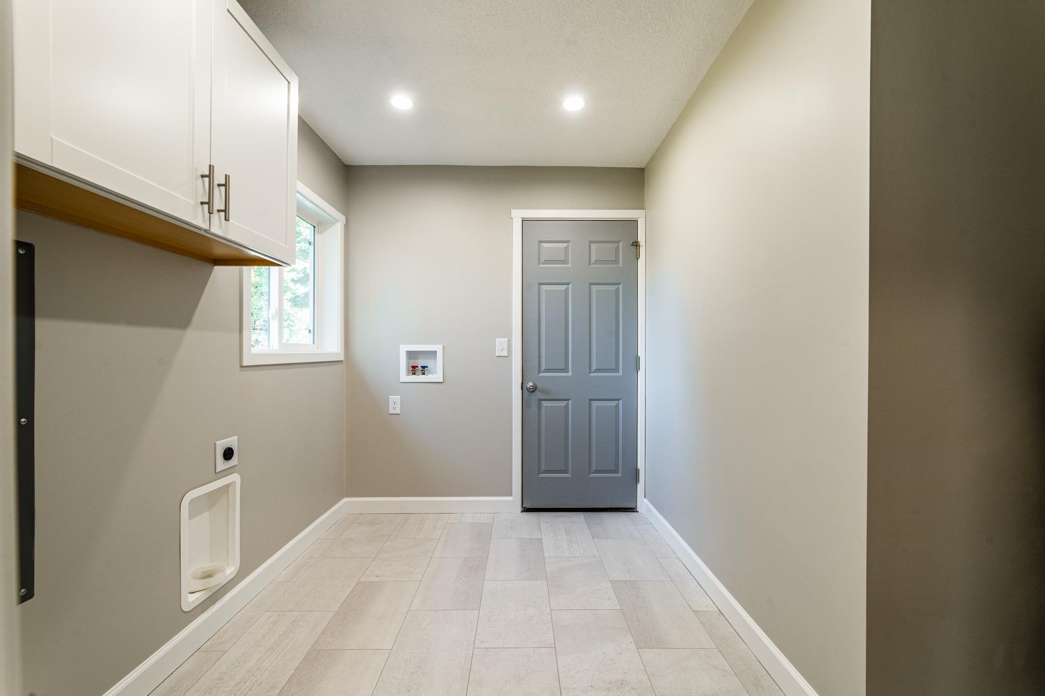 911 Parmon Road Bloomington, IL 61701 - Photo 9 of 22 Gallery Image 9