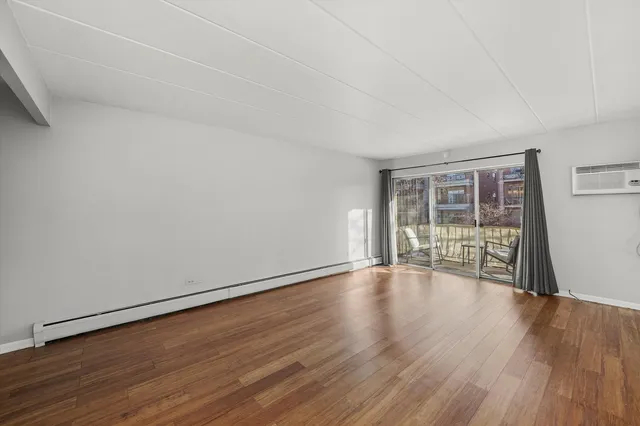 $245,000 | 4240 North Keystone Avenue, Unit 2D, Chicago, IL 60641