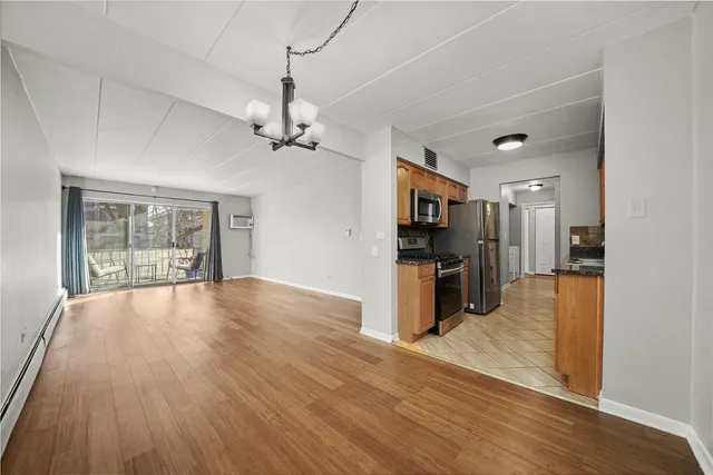 $245,000 | 4240 North Keystone Avenue, Unit 2D, Chicago, IL 60641