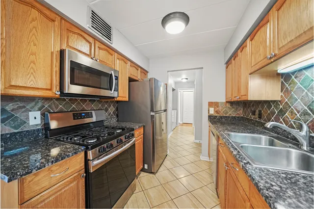 $245,000 | 4240 North Keystone Avenue, Unit 2D, Chicago, IL 60641