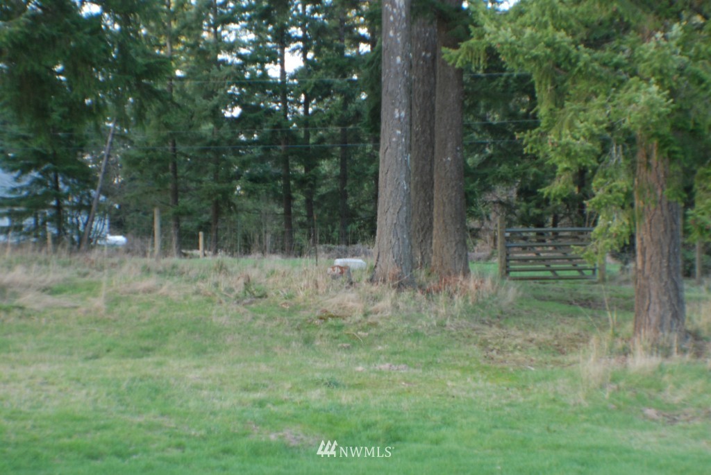 979 Southwest J H Road Port Orchard, WA 98367 - Photo 12 of 25 Gallery Image 12