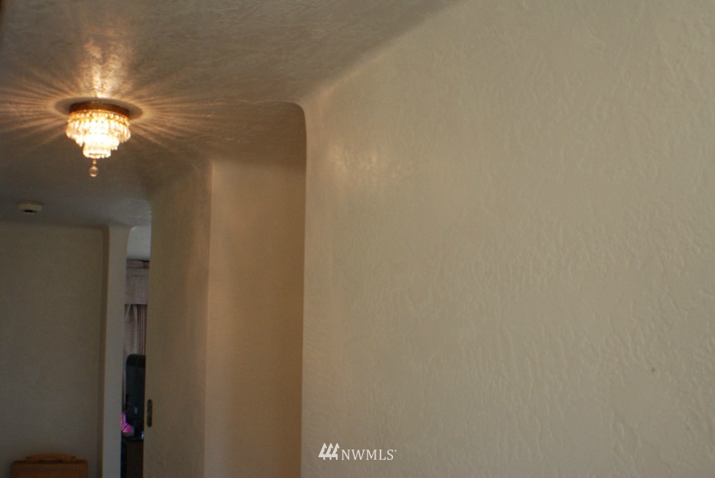 979 Southwest J H Road Port Orchard, WA 98367 - Photo 15 of 25 Gallery Image 15