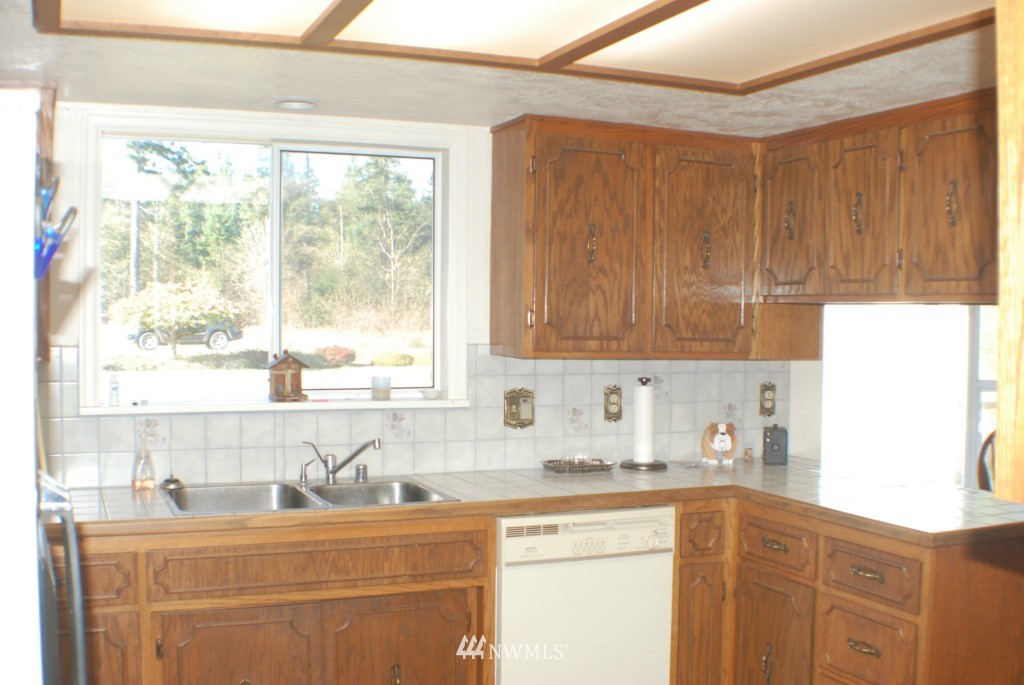 979 Southwest J H Road Port Orchard, WA 98367 - Photo 19 of 25 Gallery Image 19