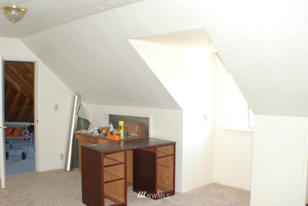 979 Southwest J H Road Port Orchard, WA 98367 - Photo 22 of 25 Gallery Image 22