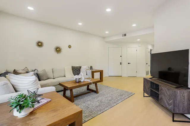 $749,000 | 1912 Magdalena Circle, Unit 102, Santa Clara, CA 95051