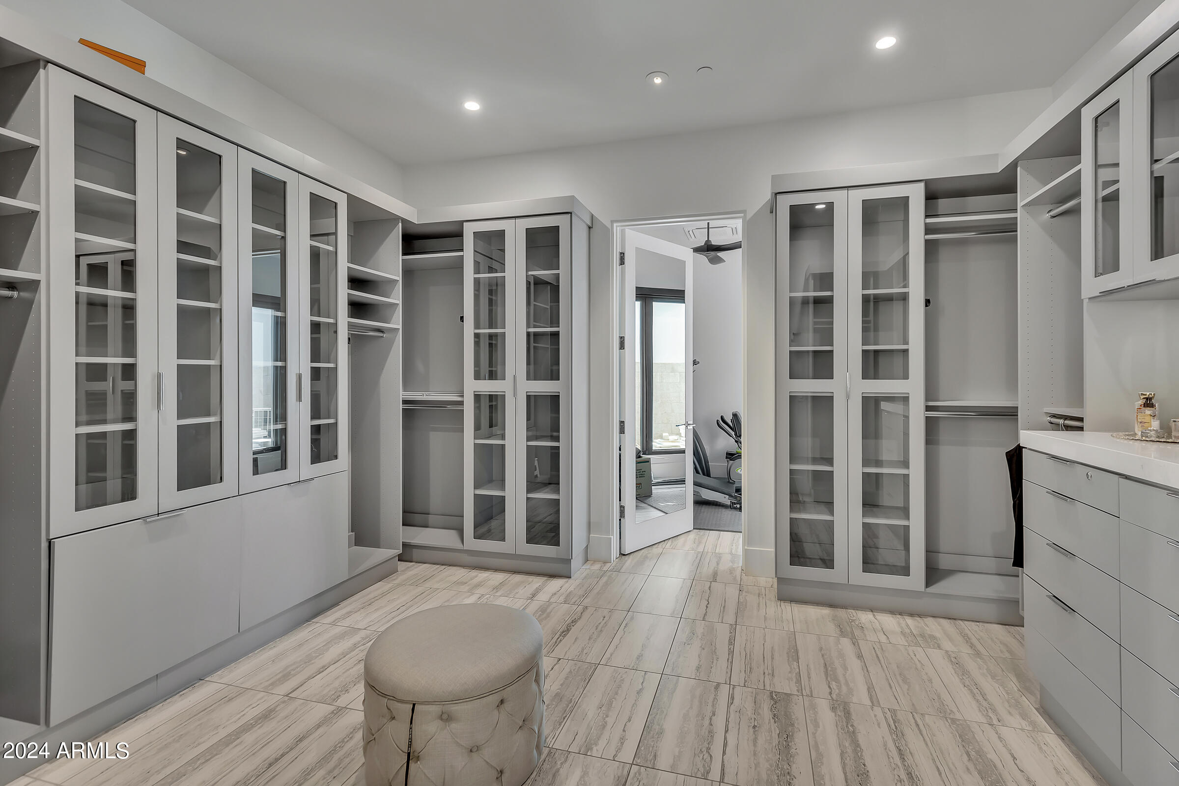 6950 East Cactus Wren Road Paradise Valley, AZ 85253 - Photo 33 of 70 6950 E Cactus Wren Rd-31