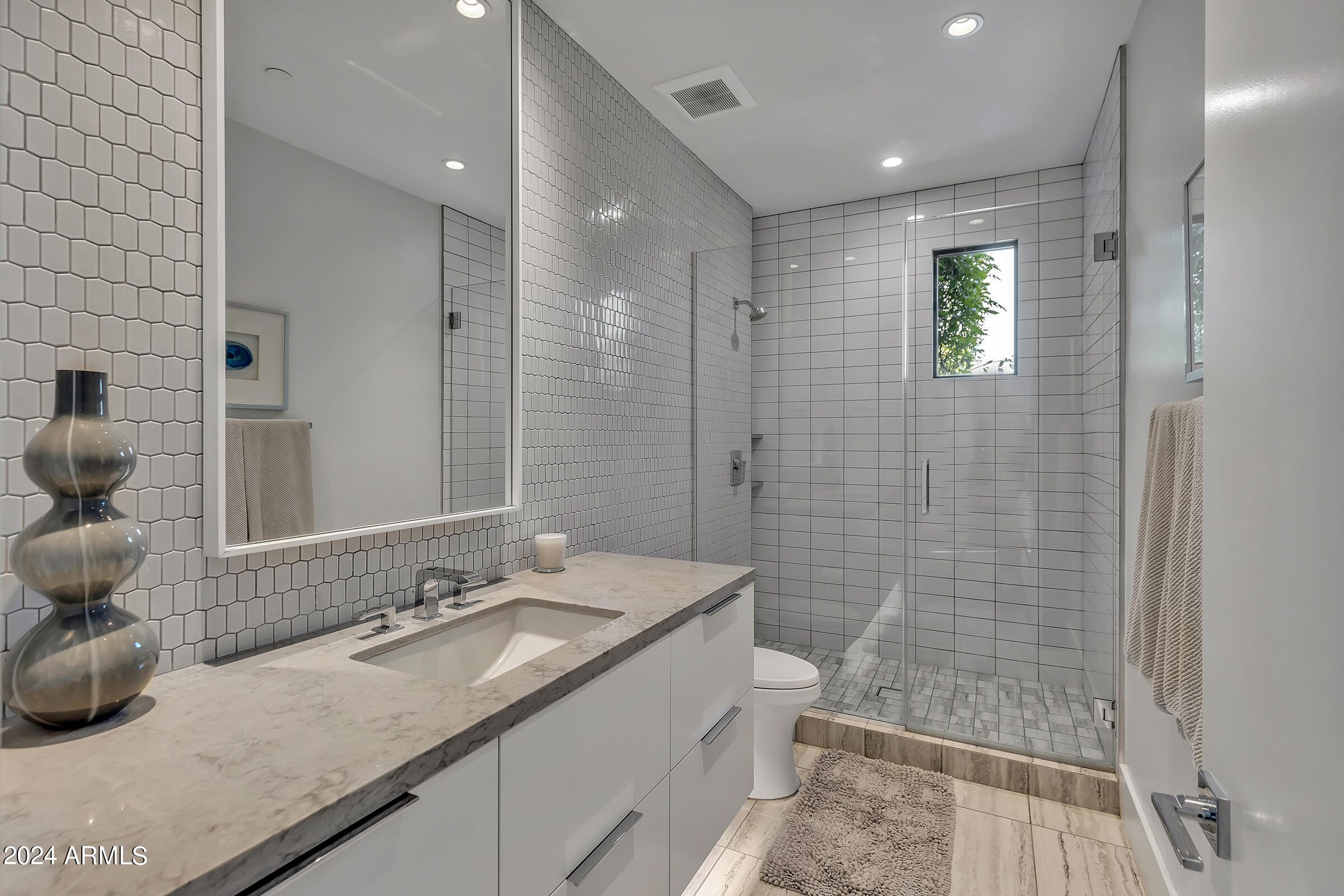 6950 East Cactus Wren Road Paradise Valley, AZ 85253 - Photo 37 of 70 6950 E Cactus Wren Rd-35