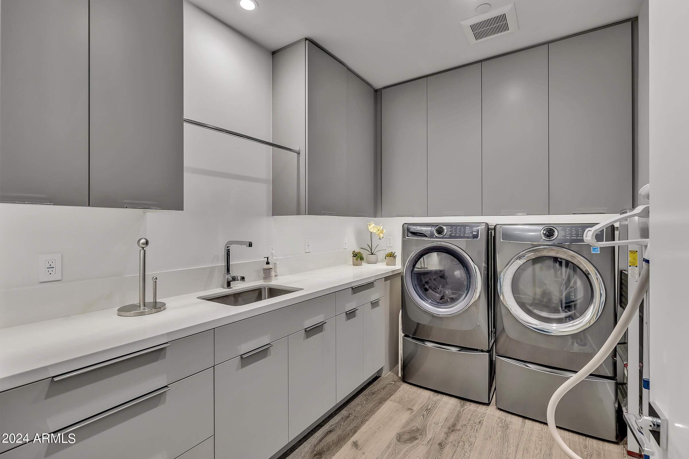 6950 East Cactus Wren Road Paradise Valley, AZ 85253 - Photo 40 of 70 6950 E Cactus Wren Rd-38