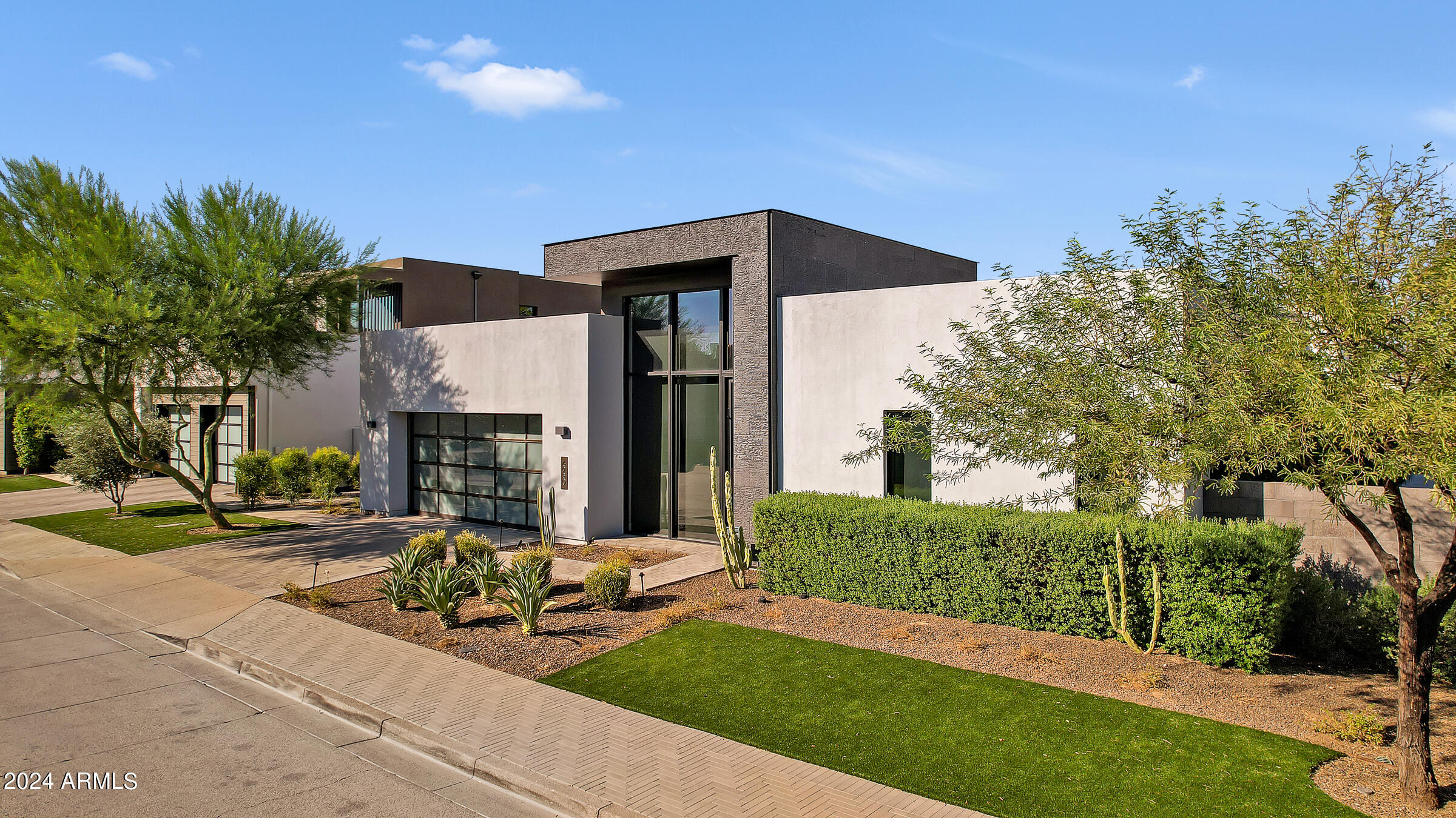 6950 East Cactus Wren Road Paradise Valley, AZ 85253 - Photo 8 of 70 6950 E Cactus Wren Rd-50