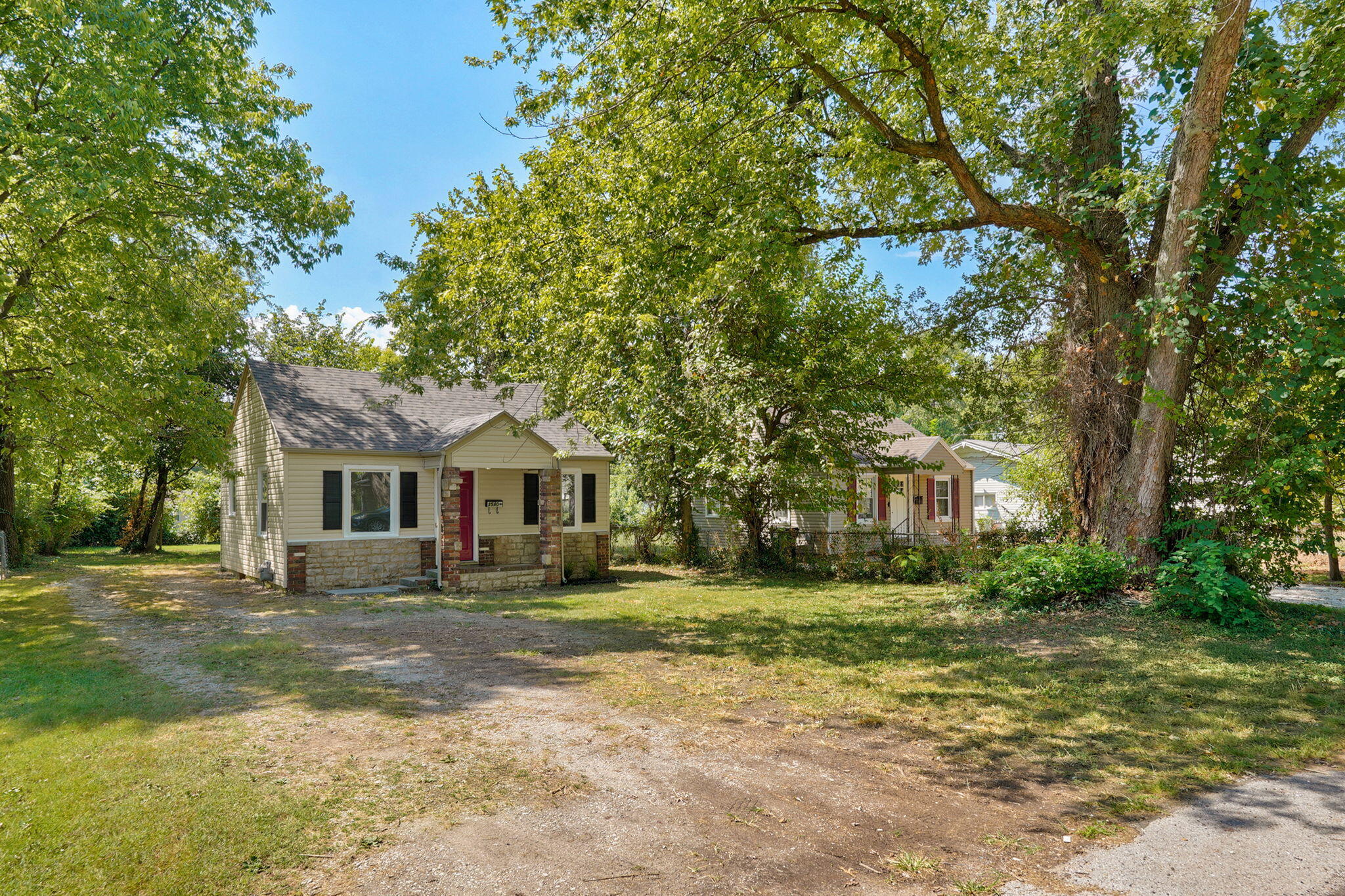 2540 West State Street Springfield, MO 65802 - Photo 2 of 18 2540 W State St-1