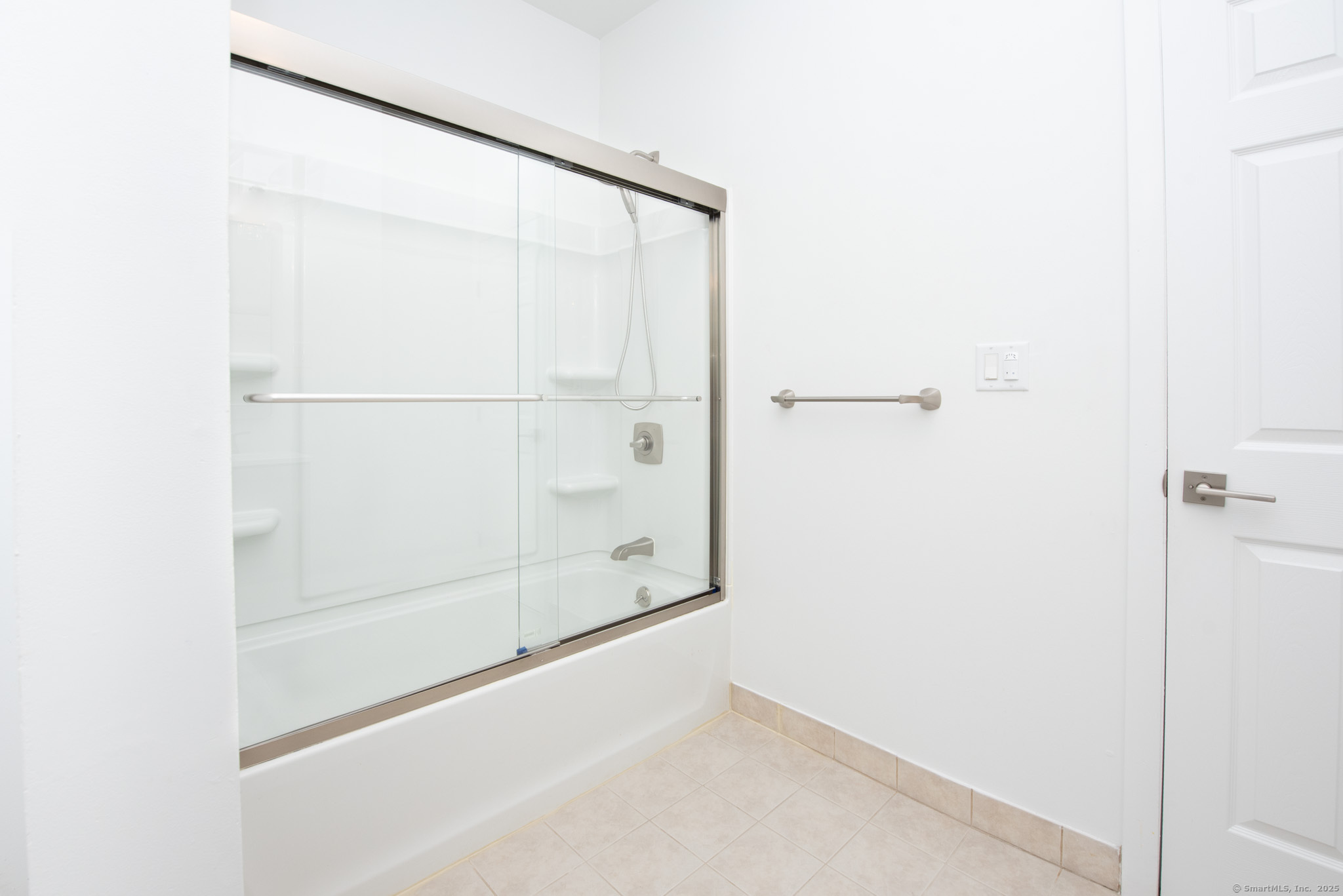 527 East Main Street Bridgeport, CT 06608 - Photo 17 of 25 a view of a small space