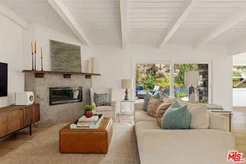 $1,795,000 | 4111 Mantova Drive, Los Angeles, CA 90008