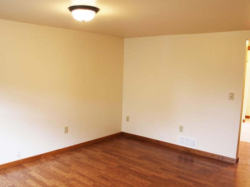 278 Dinnerbell Road Butler, PA 16002 - Photo 15 of 25 Living Room.