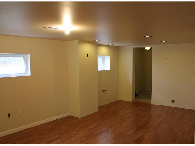 278 Dinnerbell Road Butler, PA 16002 - Photo 8 of 25 Living Room.