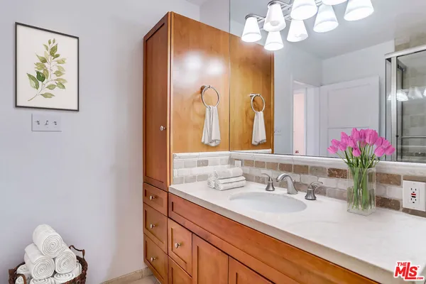 $7,000 | 8404 Holy Cross Place, Los Angeles, CA 90045