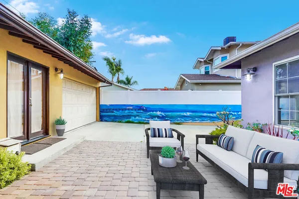 $7,000 | 8404 Holy Cross Place, Los Angeles, CA 90045