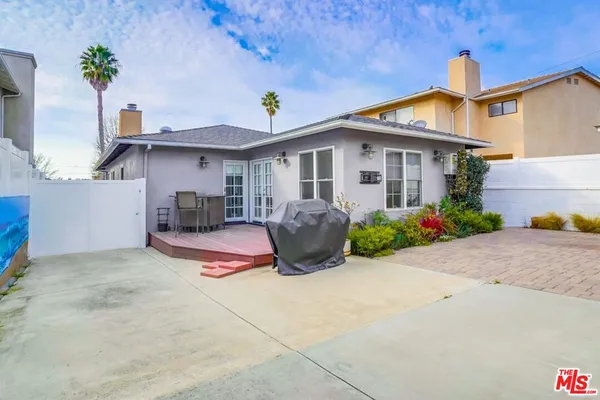 $7,000 | 8404 Holy Cross Place, Los Angeles, CA 90045