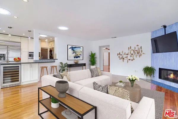 $7,000 | 8404 Holy Cross Place, Los Angeles, CA 90045