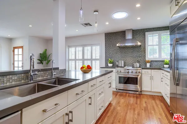 $7,000 | 8404 Holy Cross Place, Los Angeles, CA 90045