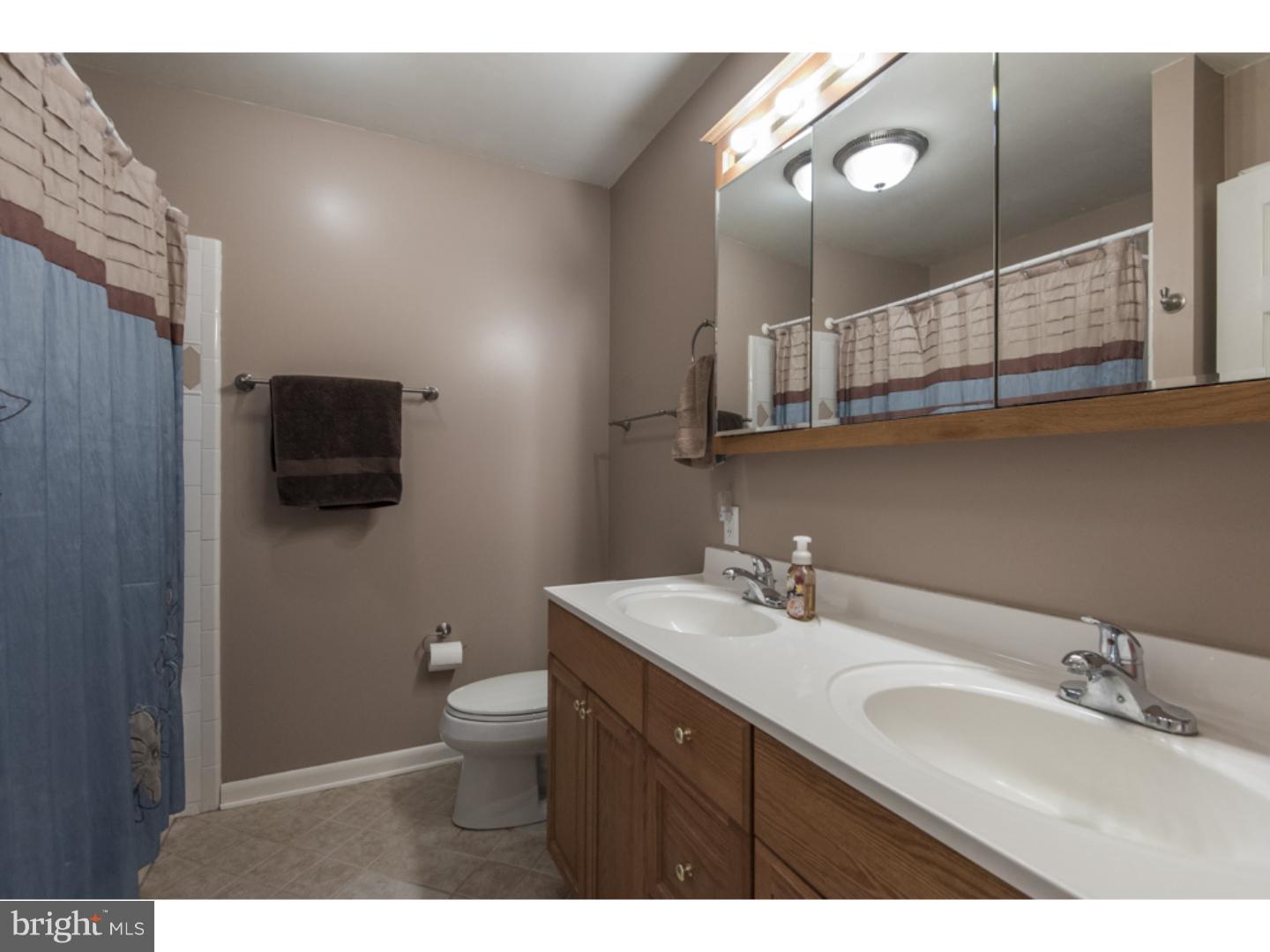 1675 Upper Ridge Road Pennsburg, PA 18073 - Photo 15 of 19 Bathroom