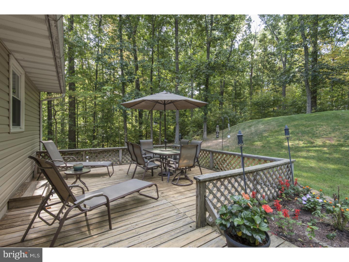 1675 Upper Ridge Road Pennsburg, PA 18073 - Photo 3 of 19 Deck