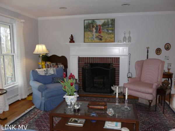 25 Mill Street Edgartown, MA 02539 - Photo 2 of 19 http://d1qzqeyxiitrap.cloudfront.net/photos/18422/600/16032fbd.jpg