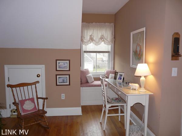 25 Mill Street Edgartown, MA 02539 - Photo 13 of 19 http://d1qzqeyxiitrap.cloudfront.net/photos/18422/600/88996f60.jpg