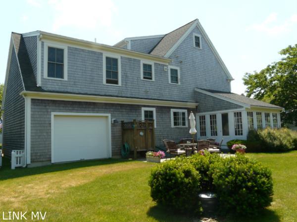 25 Mill Street Edgartown, MA 02539 - Photo 18 of 19 http://d1qzqeyxiitrap.cloudfront.net/photos/18422/600/cafcd4d3.jpg