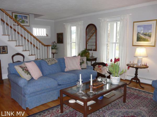 25 Mill Street Edgartown, MA 02539 - Photo 3 of 19 http://d1qzqeyxiitrap.cloudfront.net/photos/18422/600/7121abfd.jpg