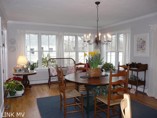 25 Mill Street Edgartown, MA 02539 - Photo 5 of 19 http://d1qzqeyxiitrap.cloudfront.net/photos/18422/600/1a2149f3.jpg