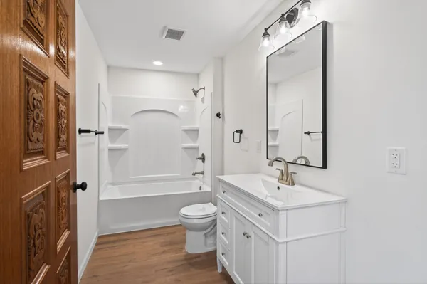 $2,995 | 4437 1st Avenue South, Minneapolis, MN 55419