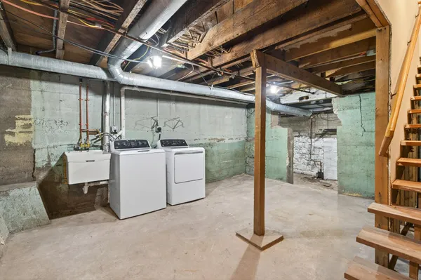 $2,995 | 4437 1st Avenue South, Minneapolis, MN 55419