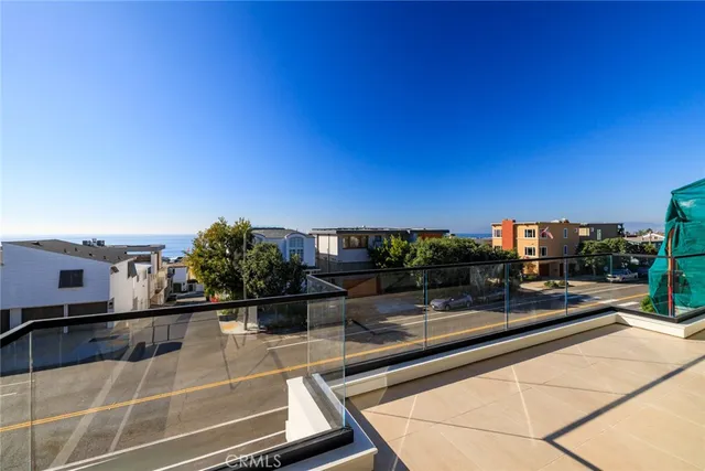 $6,500,000 | 212 Manhattan Avenue, Manhattan Beach, CA 90266