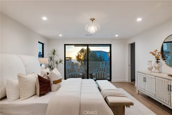 $6,500,000 | 212 Manhattan Avenue, Manhattan Beach, CA 90266